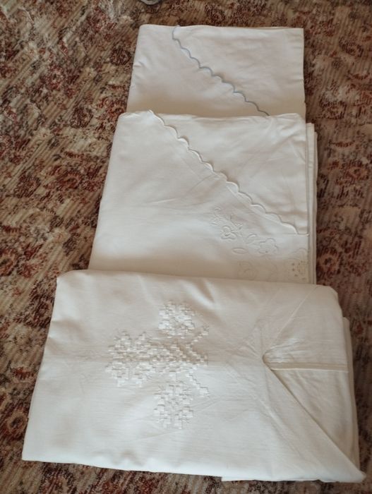 В продажі 6 білих простиней і 6 підковдр ( підодіяльник )