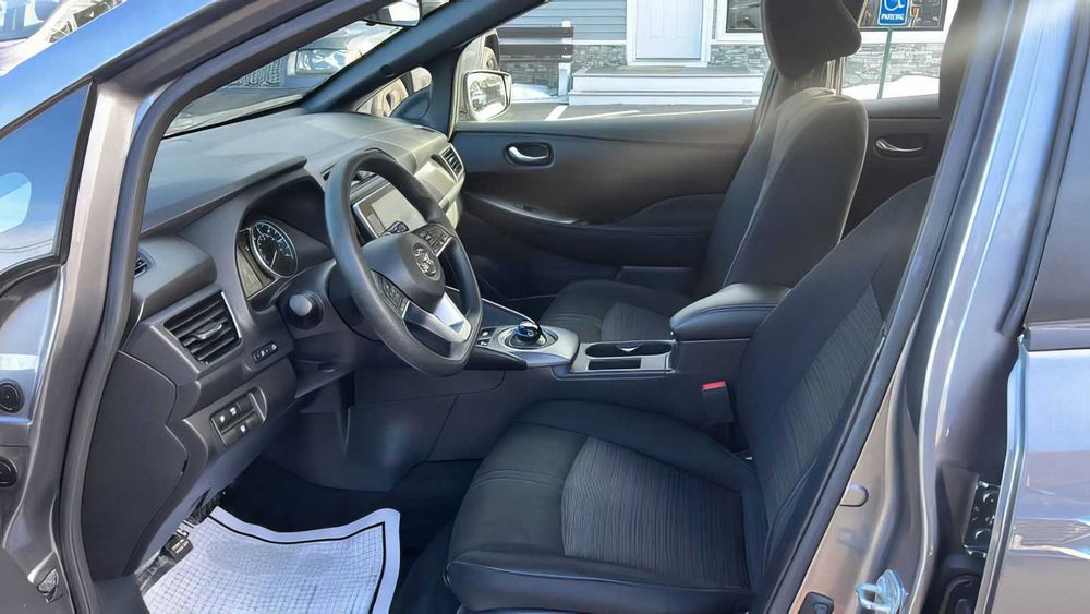 Nissan LEAF S      2022