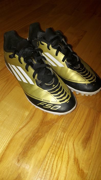 Взуття для футболу, бутси Adidas, 35р.