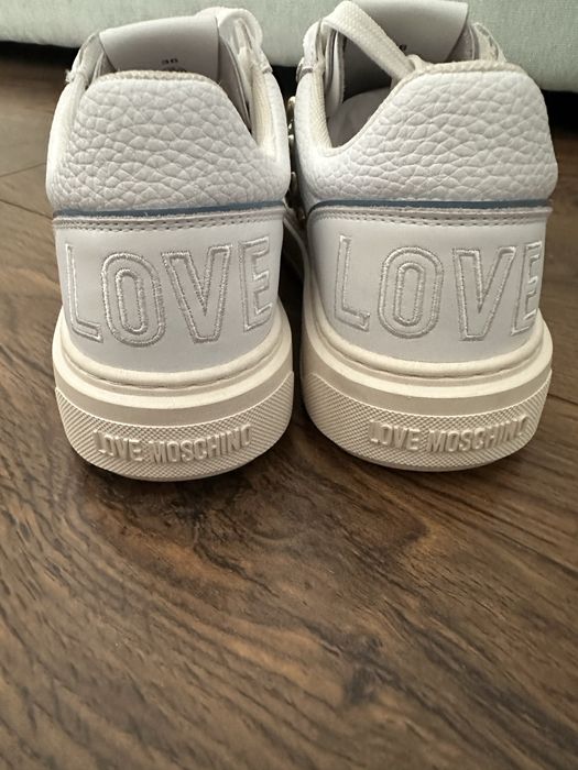 Sapatilhas “Love Moschino”