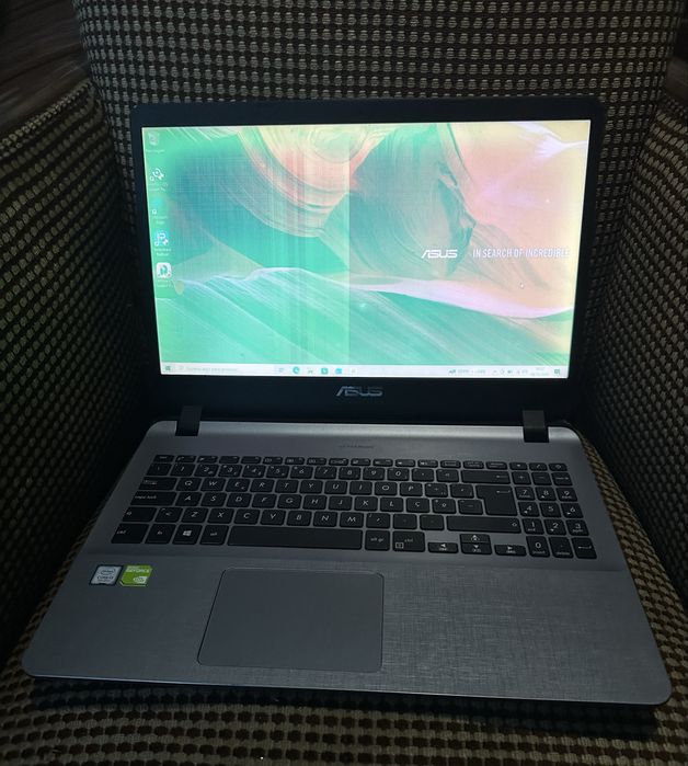 ASUS VivoBook 15 (X507) | i3 / GeForce / 4GB | Com Carregador (Ler Descrição)