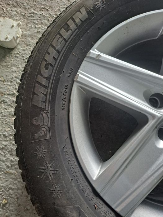 Opona zimowa r16