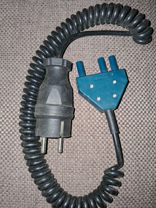 Adapter z wtykiem UNI-Schuko