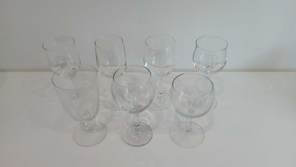 Copos de Vinho em Vidro Transparente | Sete Unidades | Sem Par