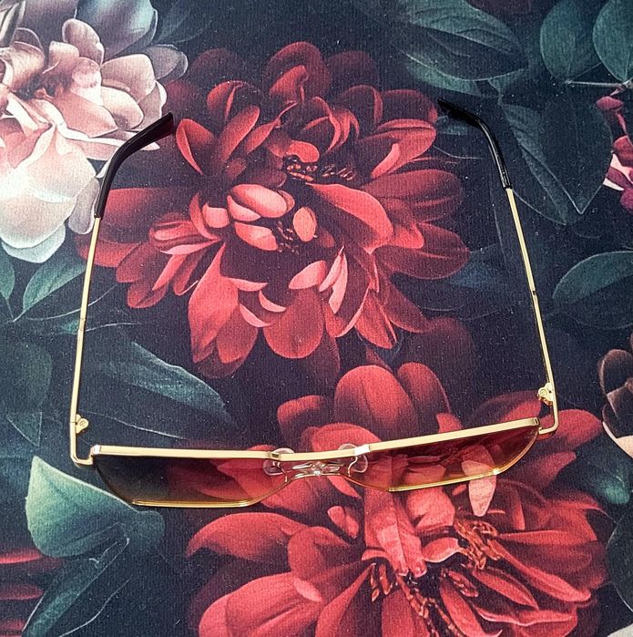 Okulary przeciwsłoneczne w stylu Louis Vuitton – złote, kobiece