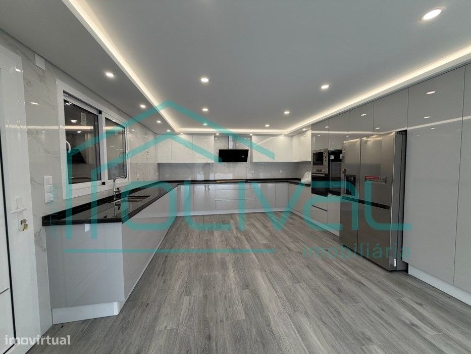 Moradia Isolada Tipologia T4 com Garagem