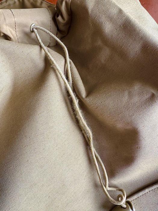 Herschel retreat 23L