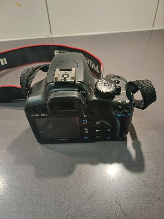 Продам Canon EOS 1000D