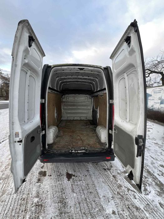 Opel vivaro. Renault trafic. Nissan primastar. Bus. Dostawczak. Trafik