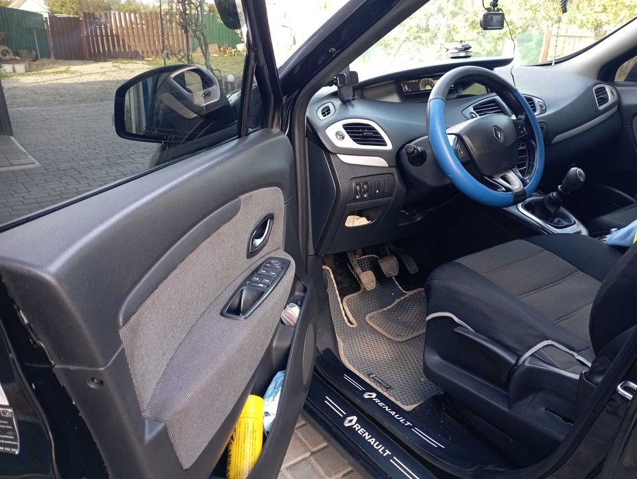 Продам RENAULT SCENIC |||