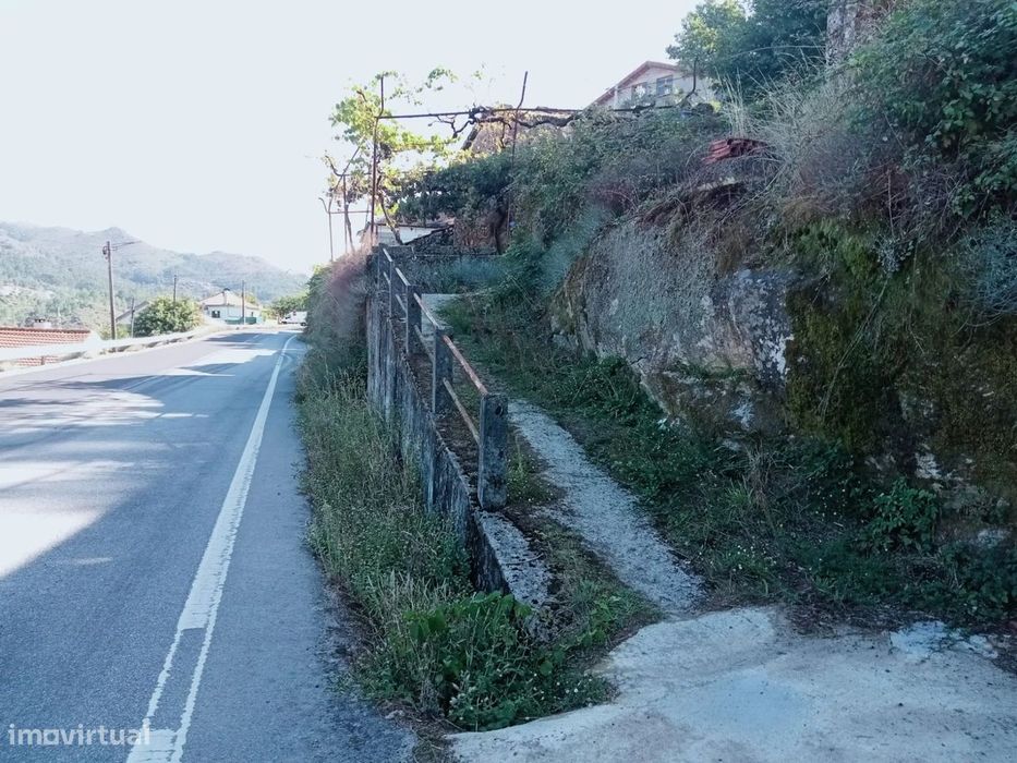 Moradia em Pedra de 1917 para Restauro | Lindoso, Ponte da Barca