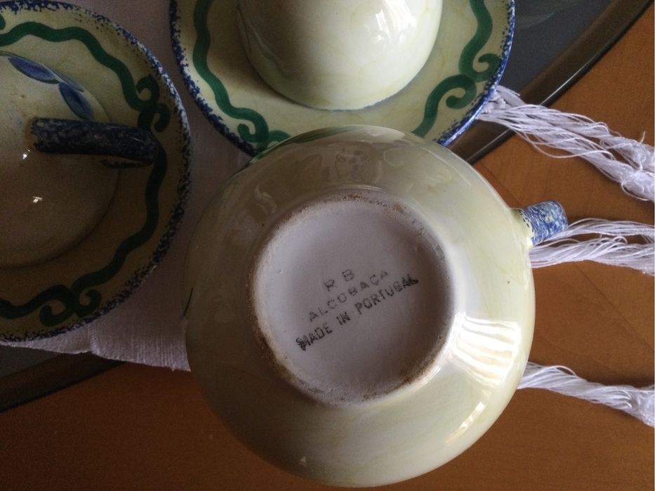 Serviço de café Raul da Bernarda contemporâneo