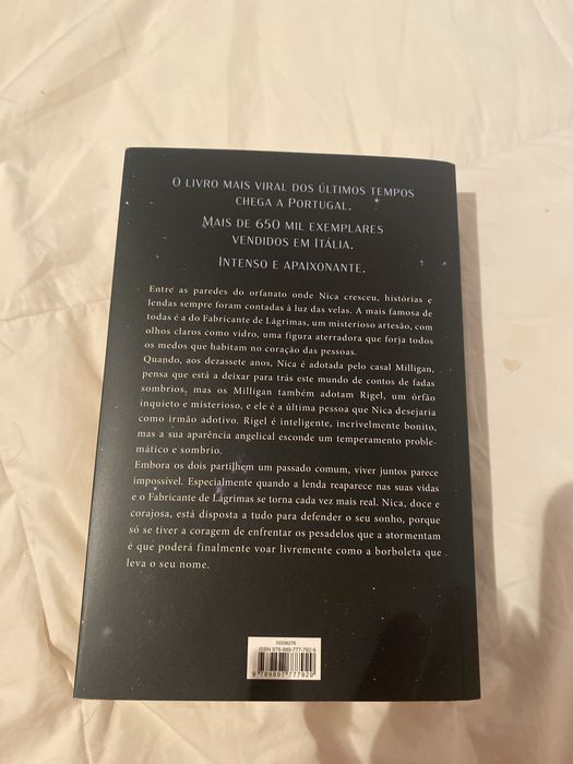 Fabricante de Lágrimas, livro de Erin Doom