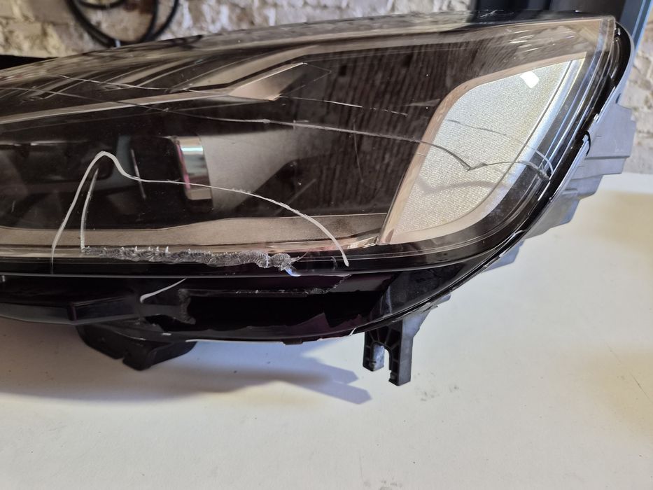 Lampa przednia lewa Audi A4 B9 8W0.941.033D