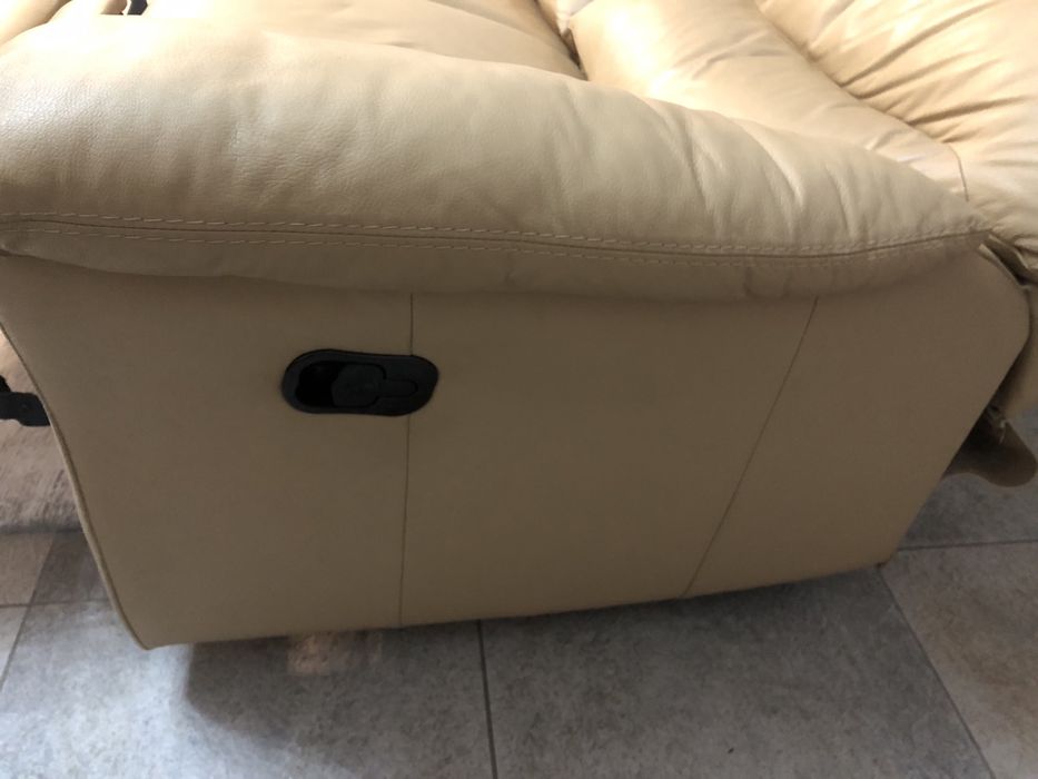 2 Sofas reclinavel/pousa pés como novo beije