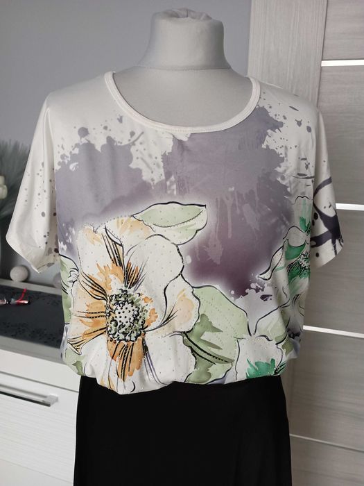 Bluzka biała w kwiaty rozm.40/42 -15 zł