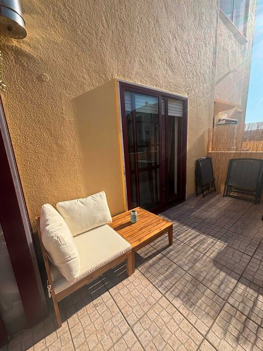 Arrendo  Apartamento T2 com Terraço e Garagem - Casal do Chapim - Odivelas