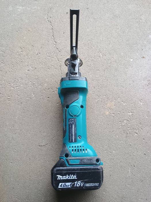 Wycinarka o regipsów Makita DCO 180 + Aku 18 V + cyrkiel frezarka
