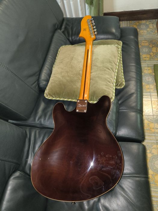 Guitarra eléctrica semiacustica