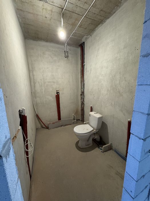 Продаж котеджу з частковим ремонтом 154 м.кв., вул. В. Івасюка