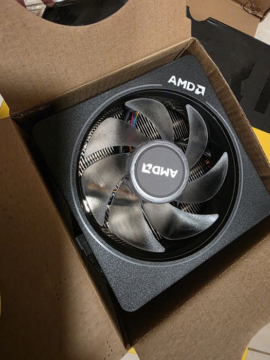 активний кулер для процесора AMD Wraith Prism. Новий,