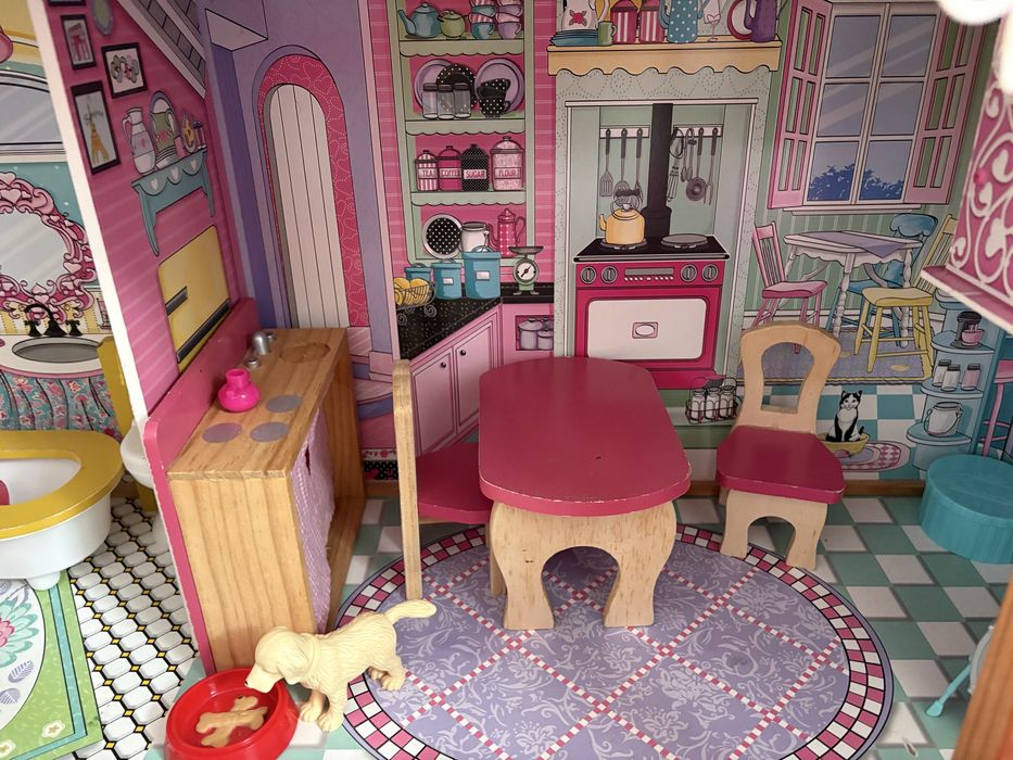 Domek Barbie plus karetka Barbie i gratisy