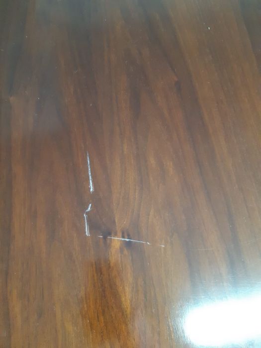 Mesa de reuniao em madeira e ferro