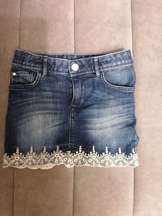 Spódniczka jeansowa z naszytym haftem 116