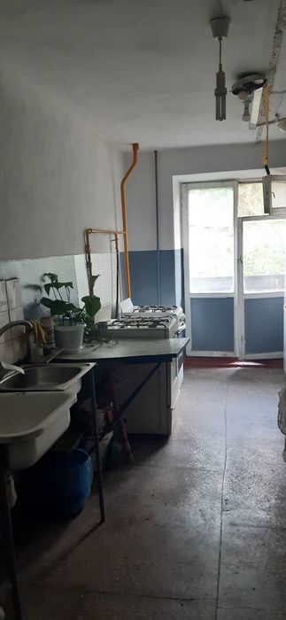 Продаж кімнати з ремонтом вул Нарбутівська