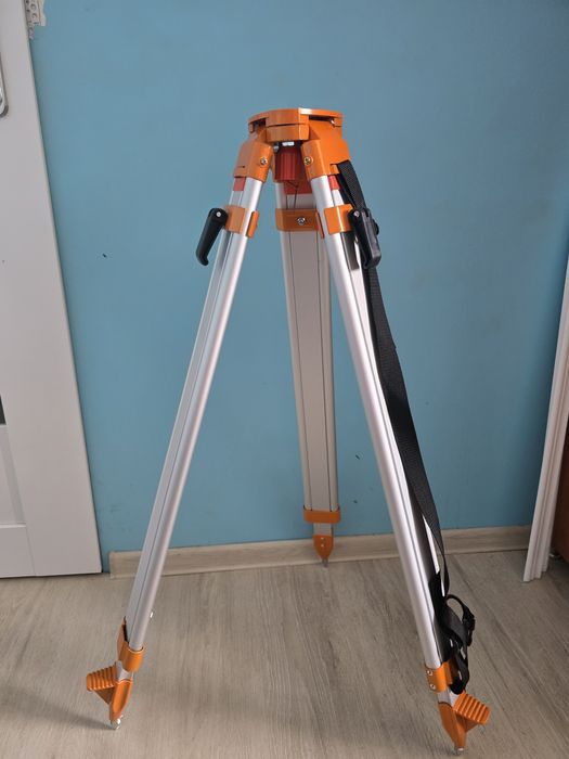 Statyw do niwelatora