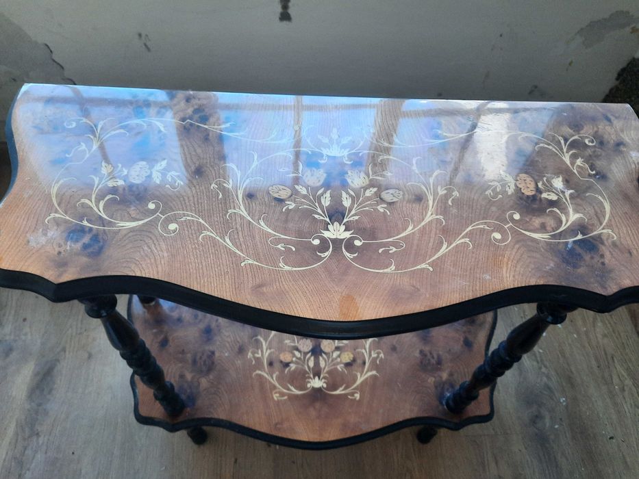 Vendo mesa muito antiga