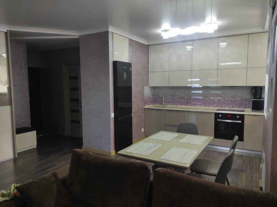 Продам 3 кімн.квартиру з ремонтом по вул.Чорновола 15 а