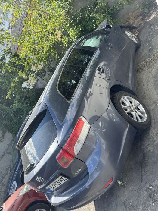 Продам авенсіс 2008 року до аварііі була в ідіалі