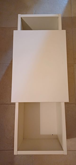 Mobília de quarto com duas camas de solteiro