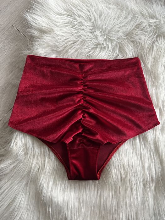 Szorty pole dance twerk exo czerwone welurowe majtki spodenki