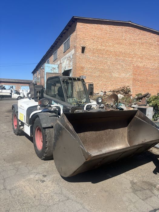 Телескопічний навантажувач Bobcat T2556