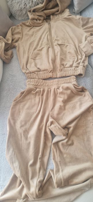 Dres damski z kapturem