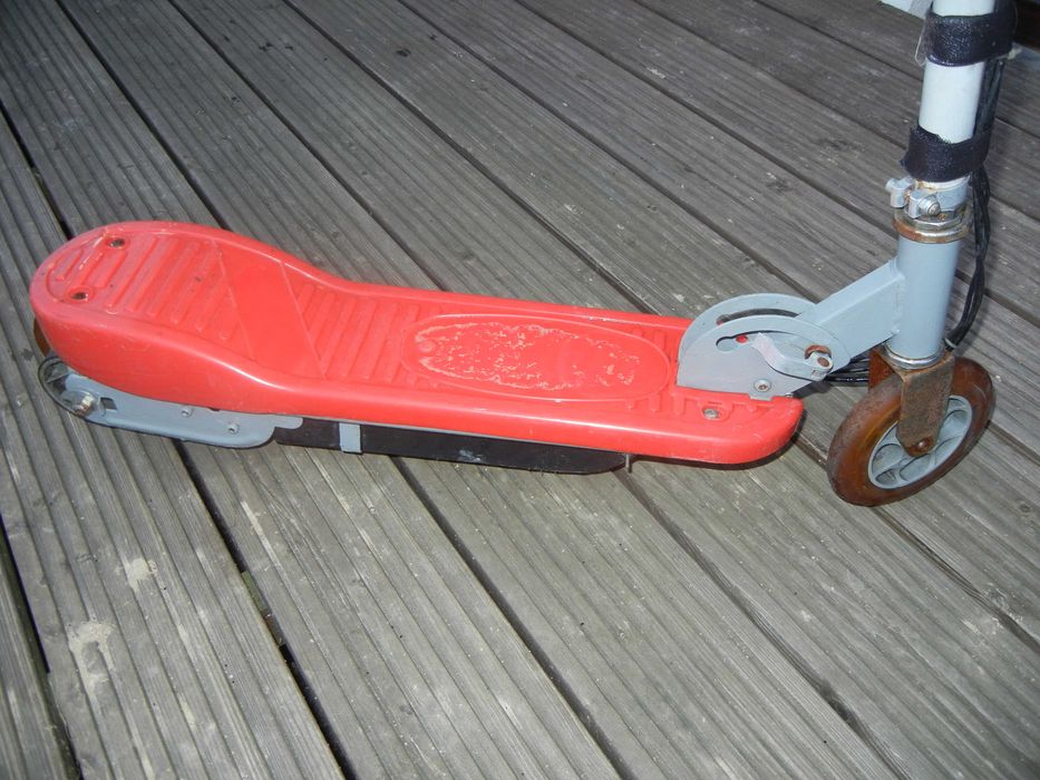 hulajnoga elektryczna starsza po remoncie 24V 90W nowe aku