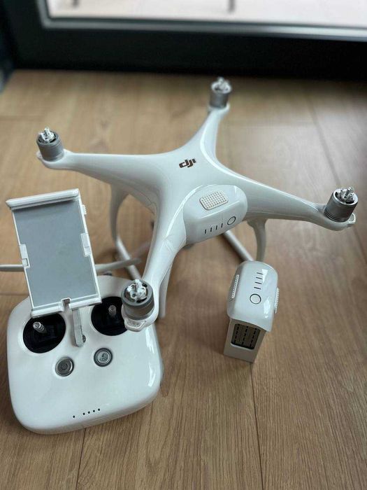 DJI Phantom 4, komplet, +1 bateria