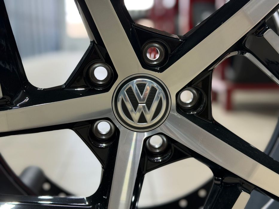 Нові диски Volkswagen Skoda R18 5x112 REPLICA VW6108 Black Machined Face