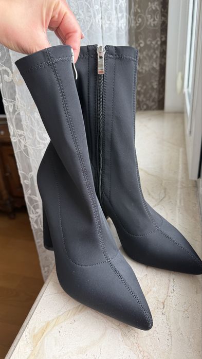 Ботинки легкі 38 р. Нові!