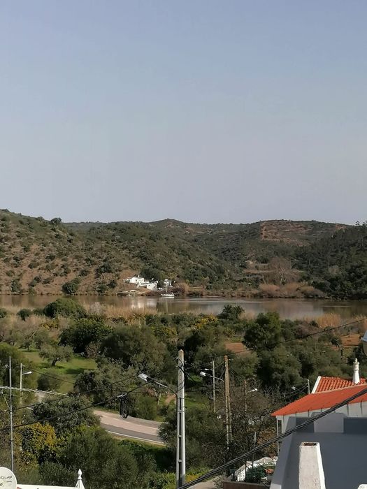 Moradia  junto ao Guadiana