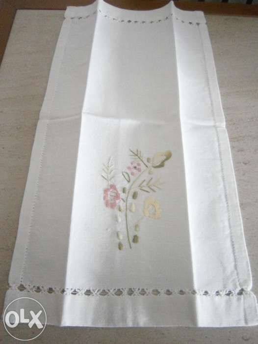 Conjunto toalhas bordadas em Linho