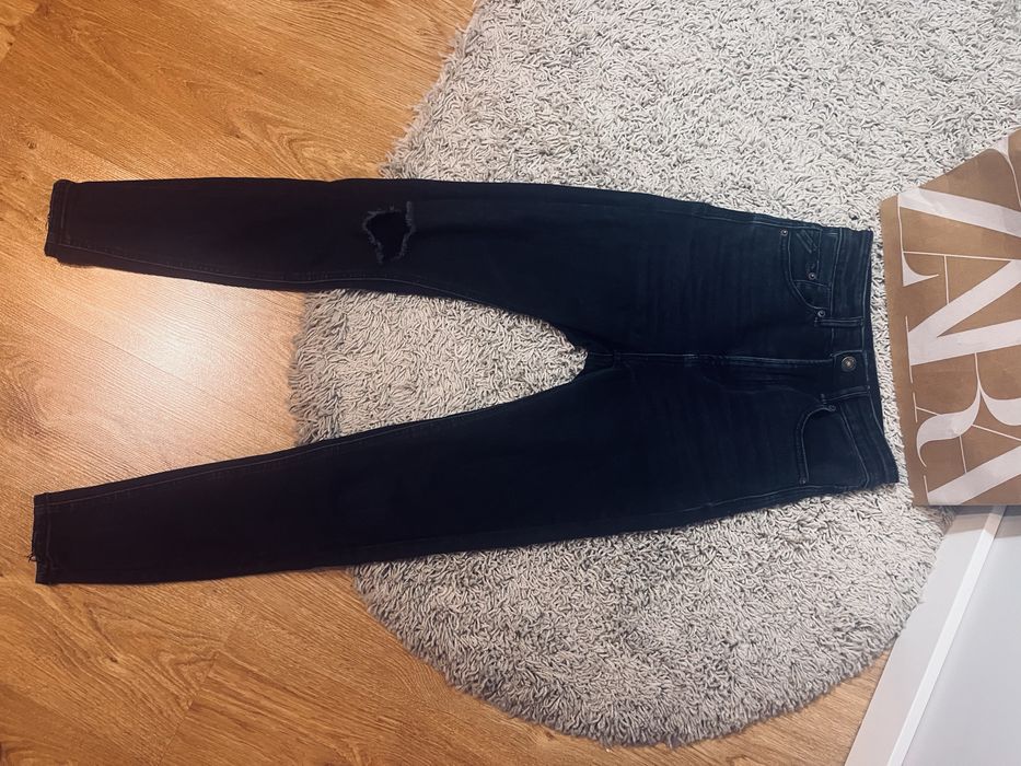 Jesnsy damskie rurki rizm xs stradivarius