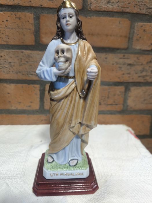 Estátua de Santa Maria Madalena