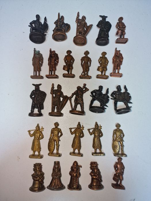 Киндер . Фігурка . Повні набори .  кіндер . ландрин . солдатик