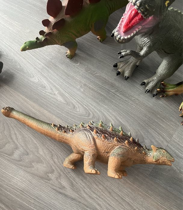 Дінозаври фигуры динозавров