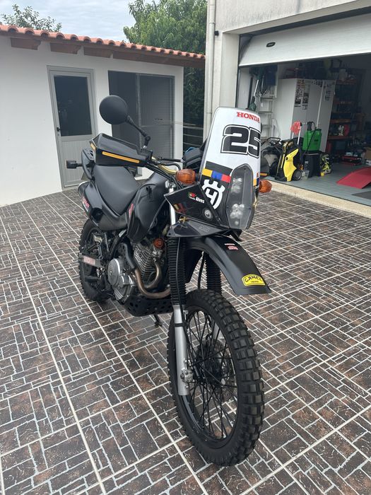 Honda NX650 Dominator de 1989 versão  Rally