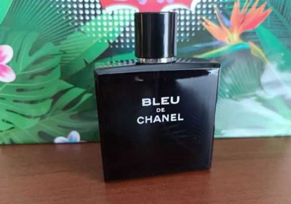 Чудовий подарунок для чоловіків Bleu de Chanel.