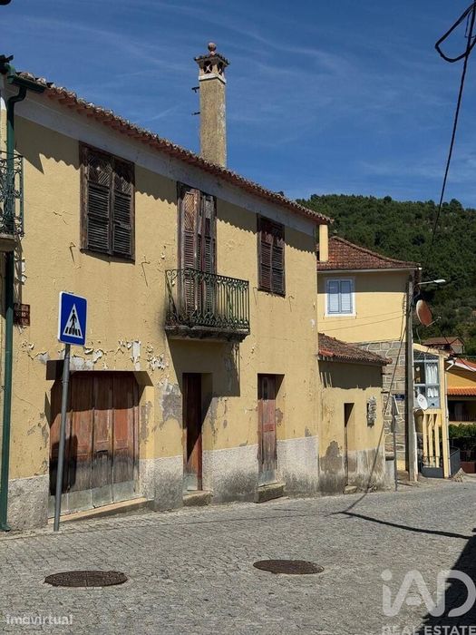 Casa / Villa T3 em Pinheiros e Vale de Figueira de 120,2 m2